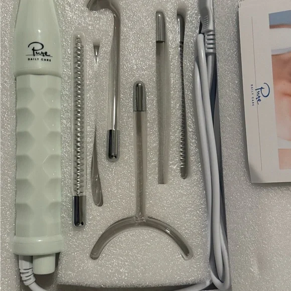 Pure Collection Skin Therapy Wand with Fusion Applicators - Picture 4 of 4